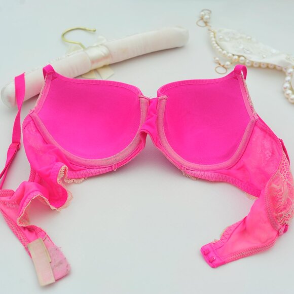 Victoria's Secret Viintage Pink Lightly Padeded Bra 36B - Picture 4 of 12